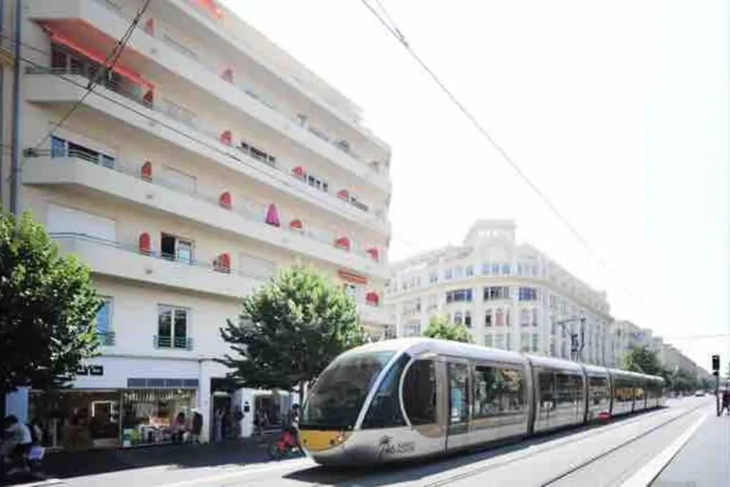 Studio Nice Centre Sur Avenue Jean Medecin Mer A 8 Minutes De Marche France