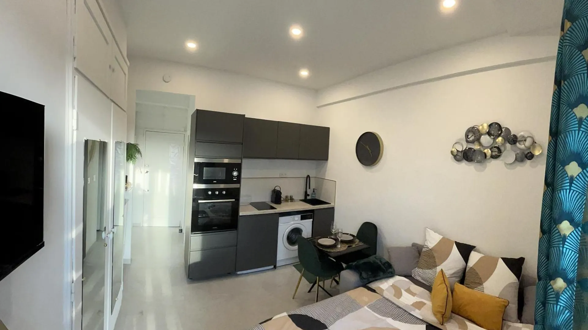 Apartment Studio Nice Centre Sur Avenue Jean Medecin Mer A 8 Minutes De Marche