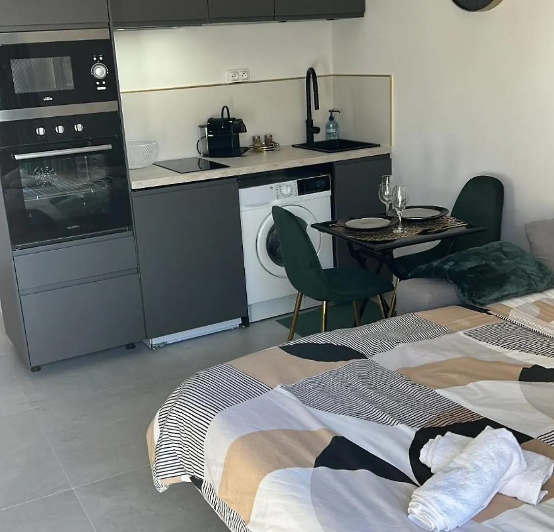 Studio Nice Centre Sur Avenue Jean Medecin Mer A 8 Minutes De Marche