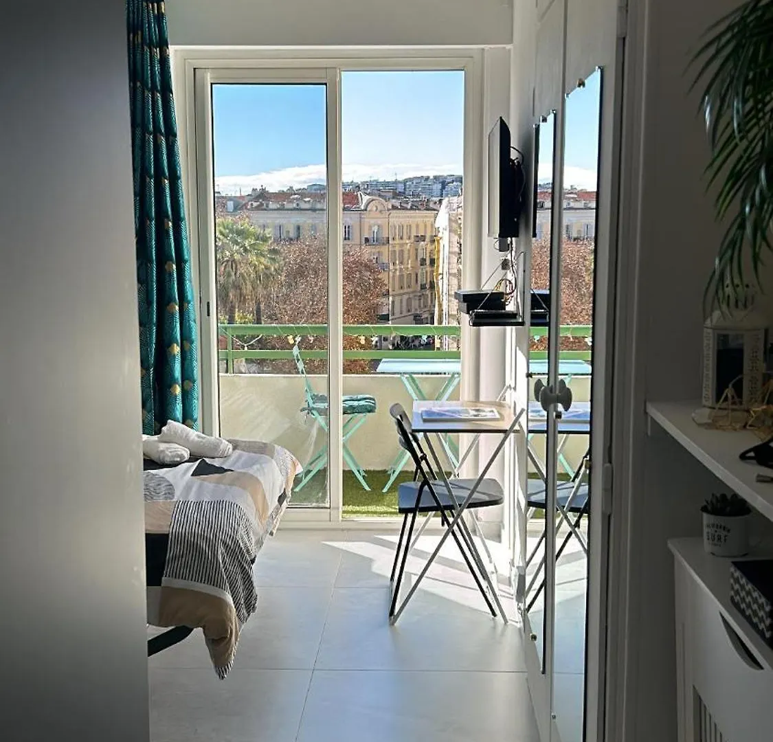 Studio Nice Centre Sur Avenue Jean Medecin Mer A 8 Minutes De Marche 0*,  France