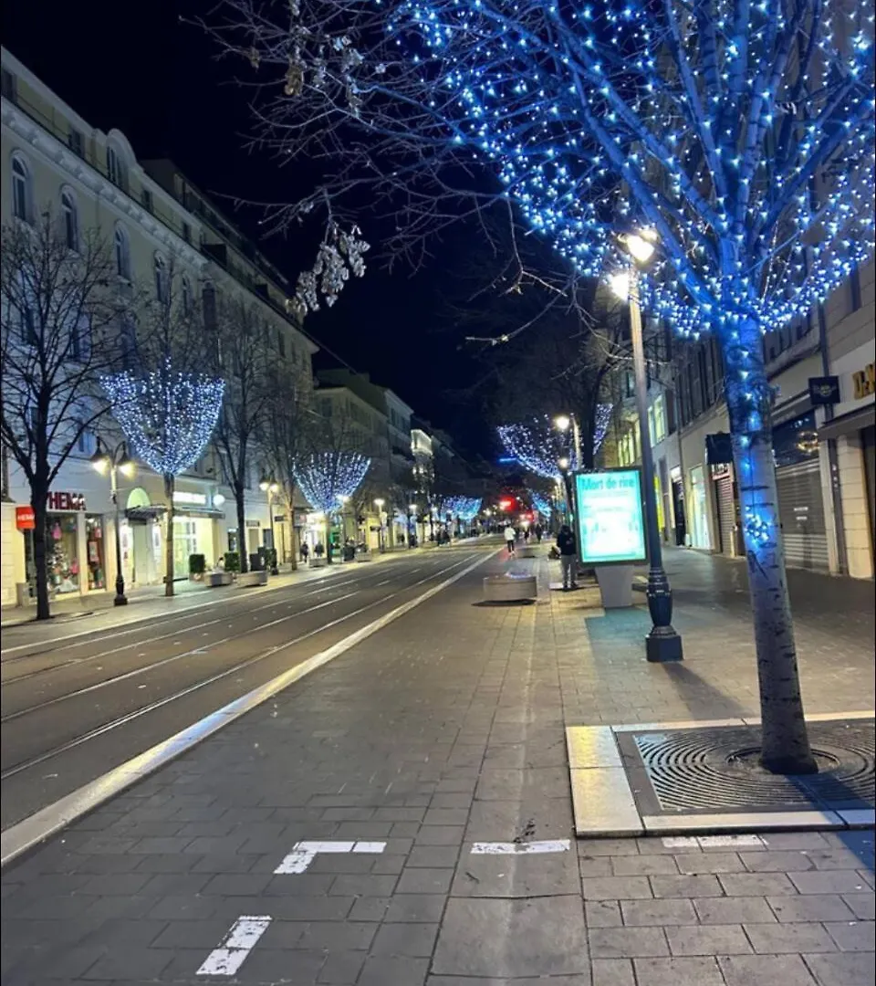 Studio Nice Centre Sur Avenue Jean Medecin Mer A 8 Minutes De Marche