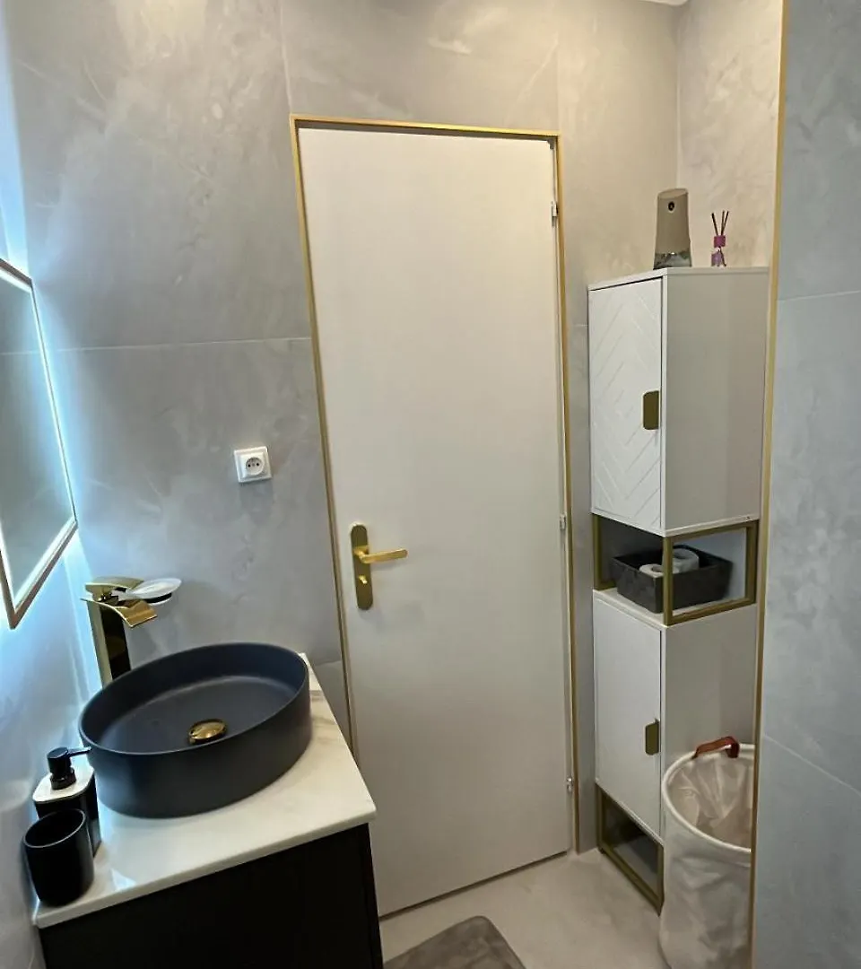 Apartment Studio Nice Centre Sur Avenue Jean Medecin Mer A 8 Minutes De Marche